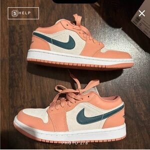 Nike Coral and Teal Low-Top Sneakers